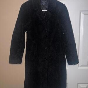 Abercrombie & Fitch black faux fur teddy coat. Size XS #fauxfur #wintercoat